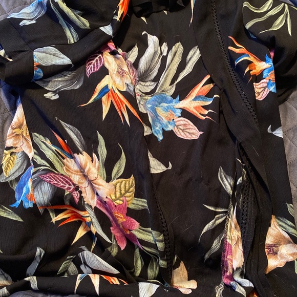 Bathing suit cover - Picture 3 of 3